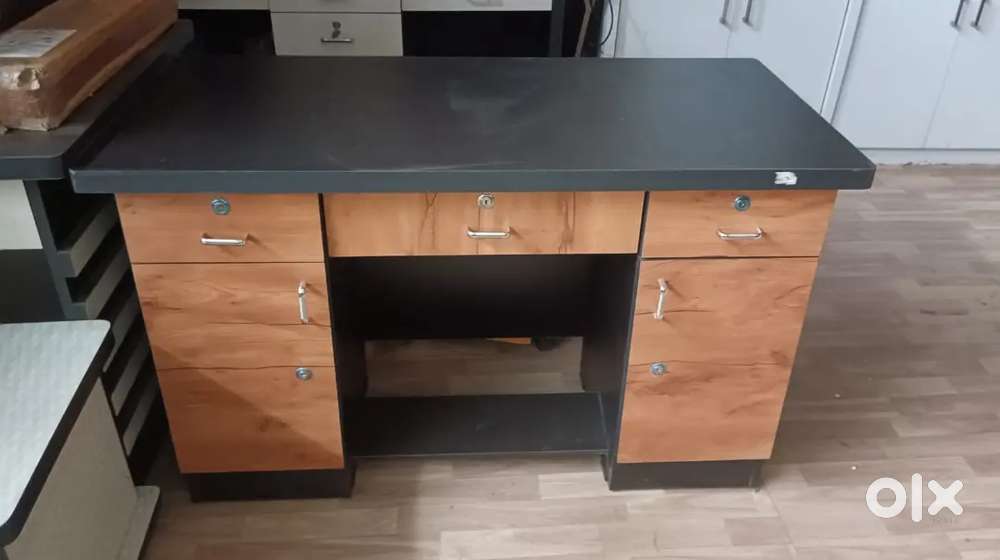 Table office and computer