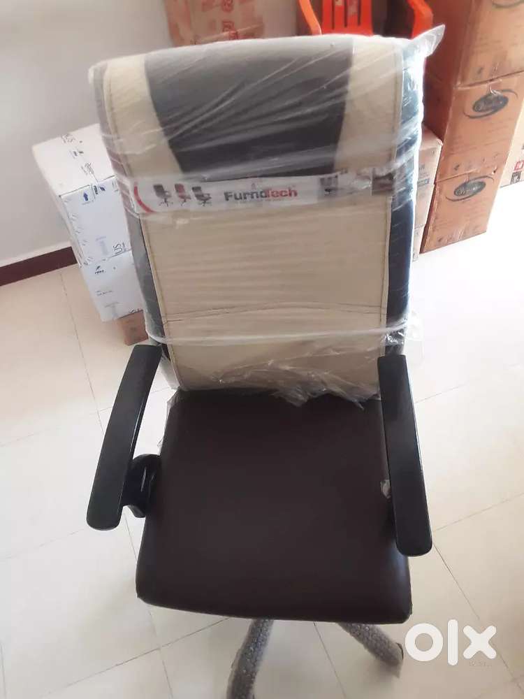 Chairs Bechtel hai