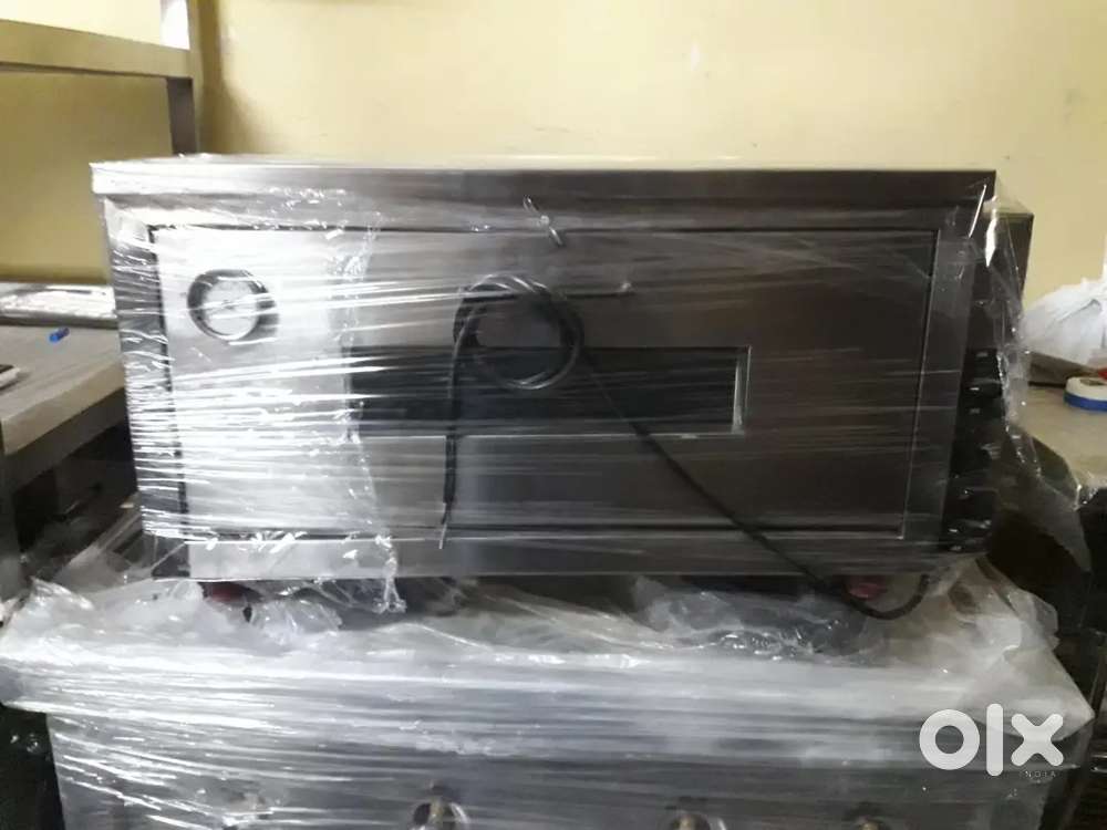 UNUSED PIZZA OVEN IN KATWARIA SARAI IIT