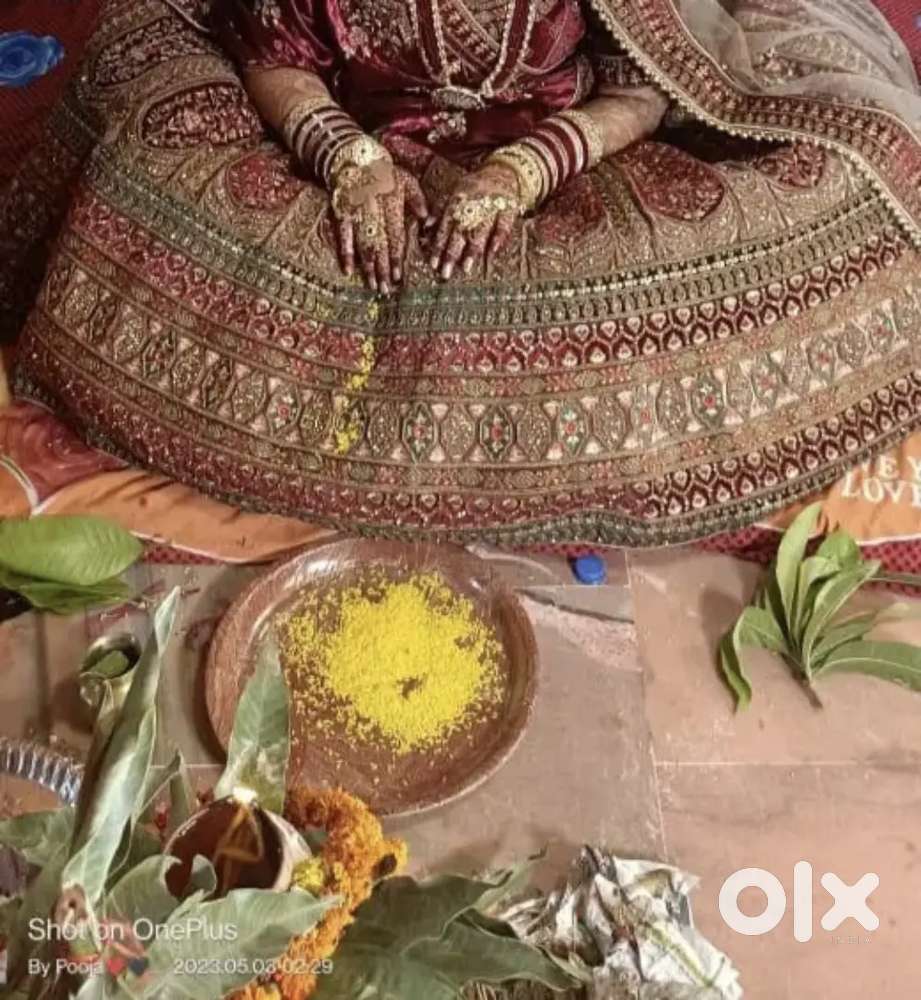 Luxury bridal lehnga -worn once (only 3 hours )