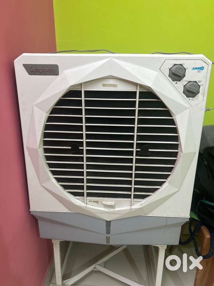 Big air and water cooler with stand