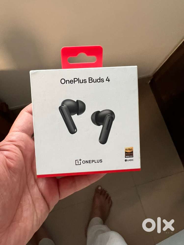 Sealed pack OnePlus ear buds 4 for sale