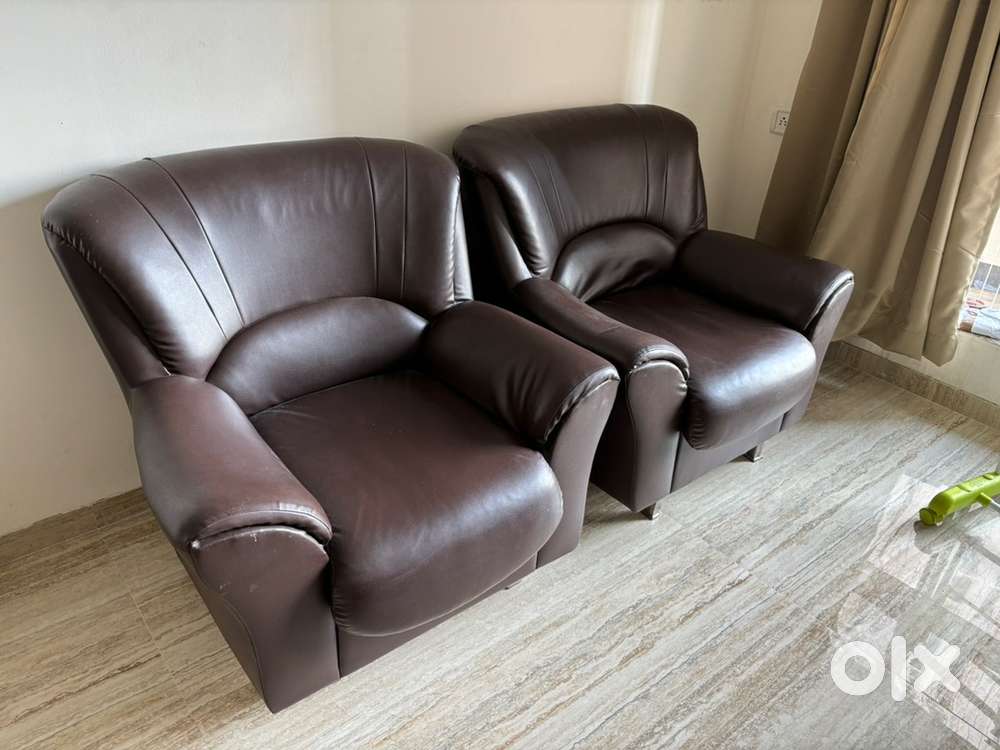 Brown Leather Sofa Set – Good Condition
