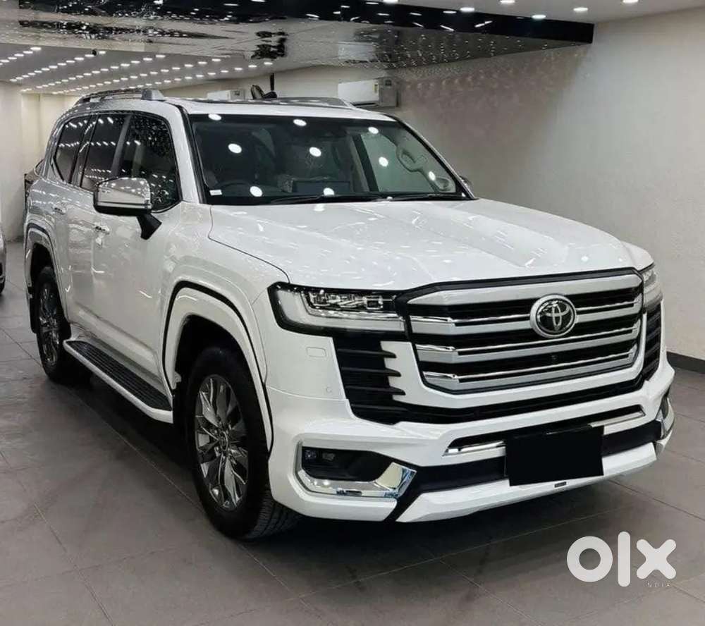 Toyota Land Cruiser 2025 Diesel 35 Km Driven