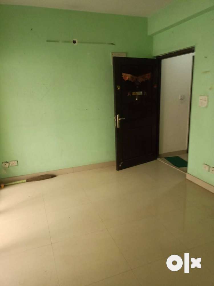 Spacious 2 bhk flat for rent in lake town Jessore Road,.