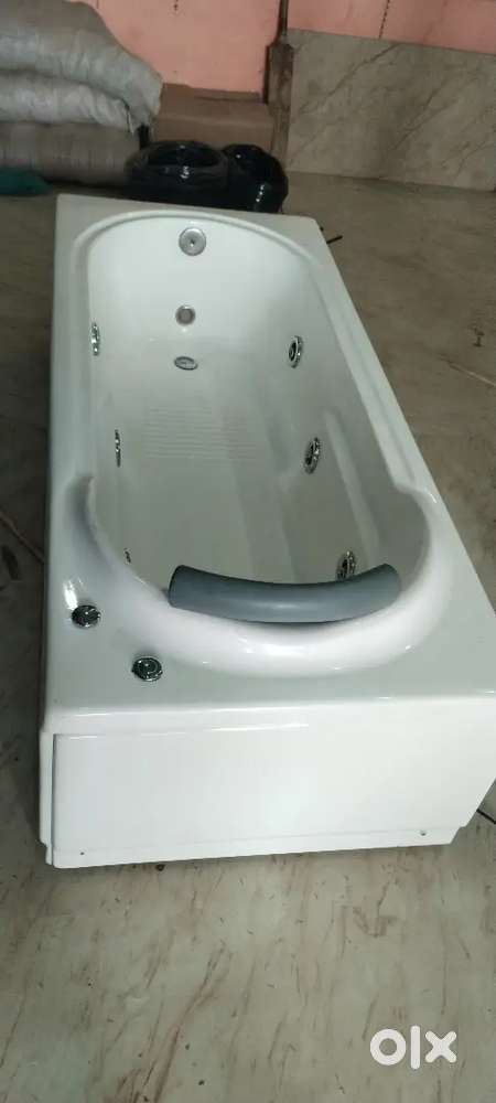 Jacuzzi Bathtub