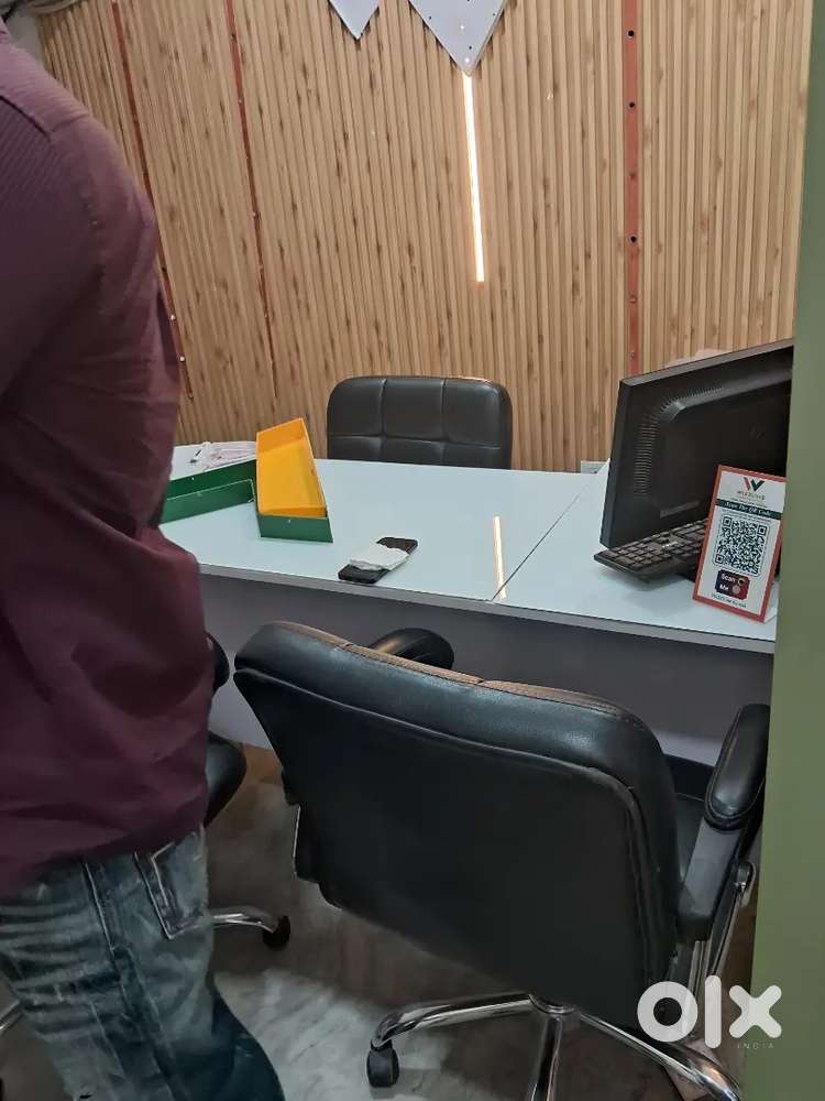 Newly 2nd flour 18 by 45 fullyfurnished shop for rent in sec 7