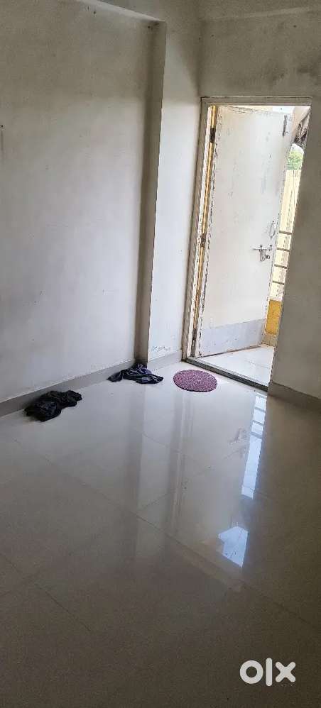 Looking for 2 flatmates