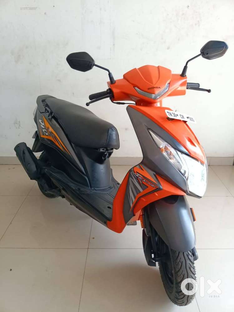 HONDA DIO 2018 ORANGE COLOUR