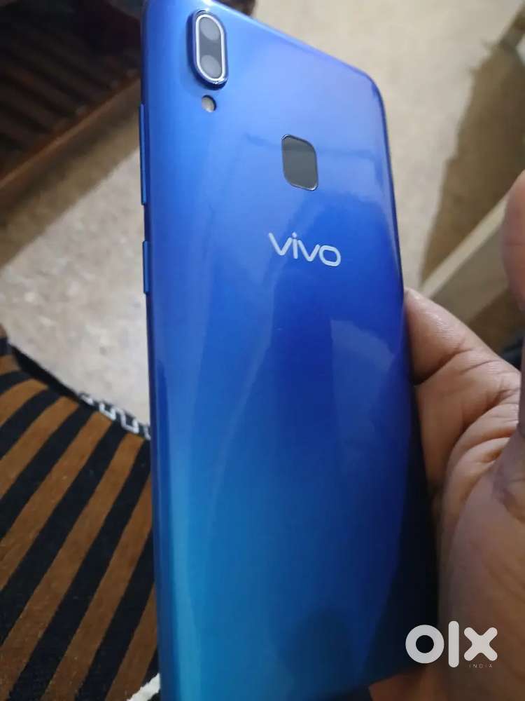 Mai apne phone bech raha hu