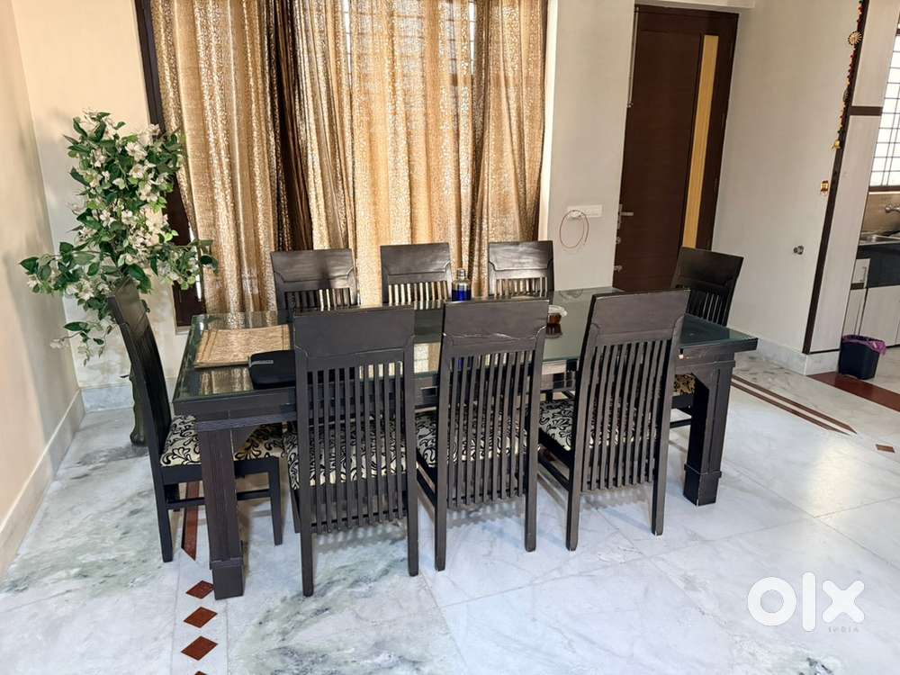 8 Seater Dining table