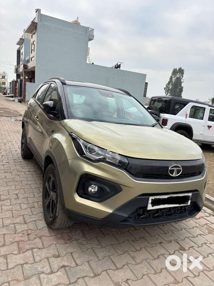 Tata Nexon 2022 Petrol New Condition all orginal car with sunroof