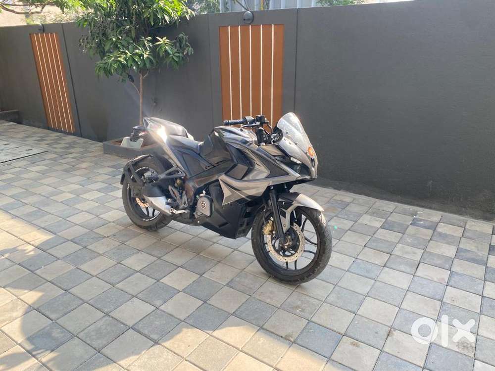 Pulsar Rs 200