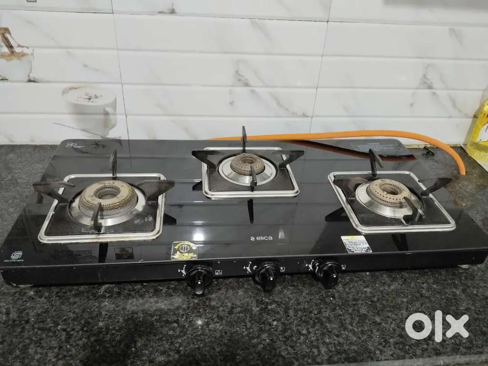 Elica 3 burner gas stove 2years old