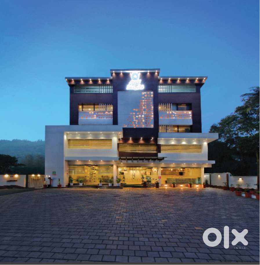 4-Star BAR Hotel WAITRESS 13000 to 14000 Salary. Adimaly Location