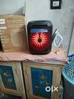 Philips party speaker
