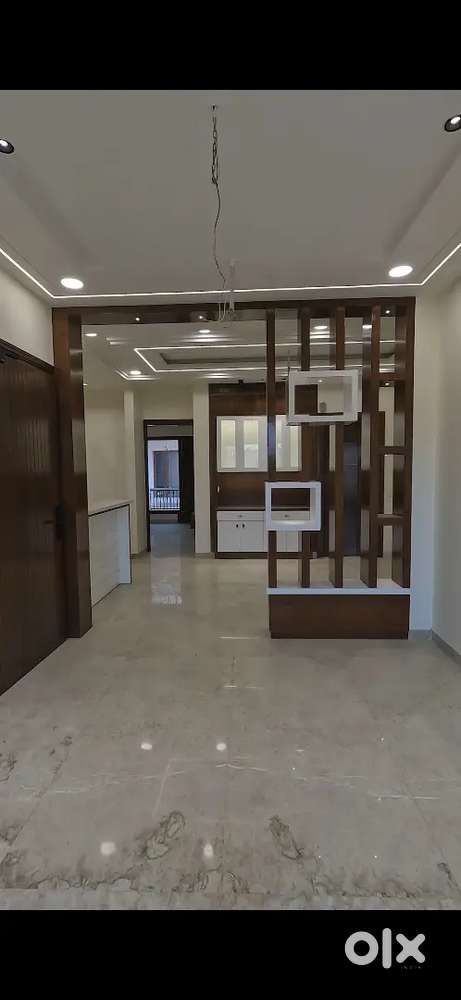 Park Facing 3 BHK Brand New Floor