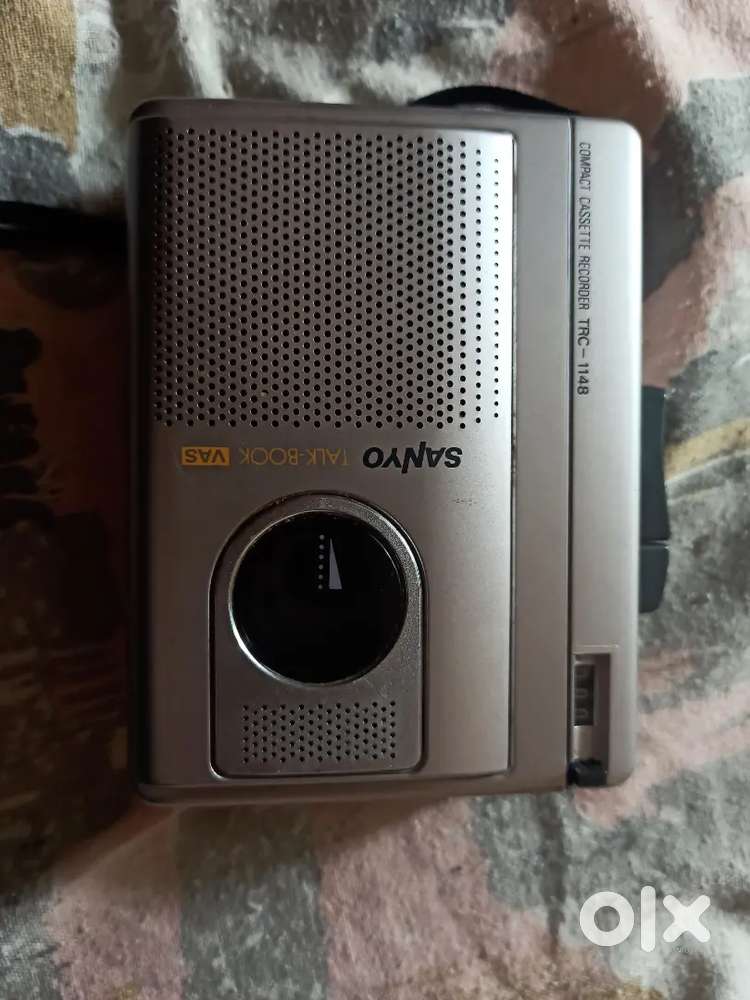SANYO COMPACT CASSETTE RECORDER TRC - 1148