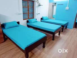 Fully Furnished Boys PG At Available Sayajigunj,Kalagoda