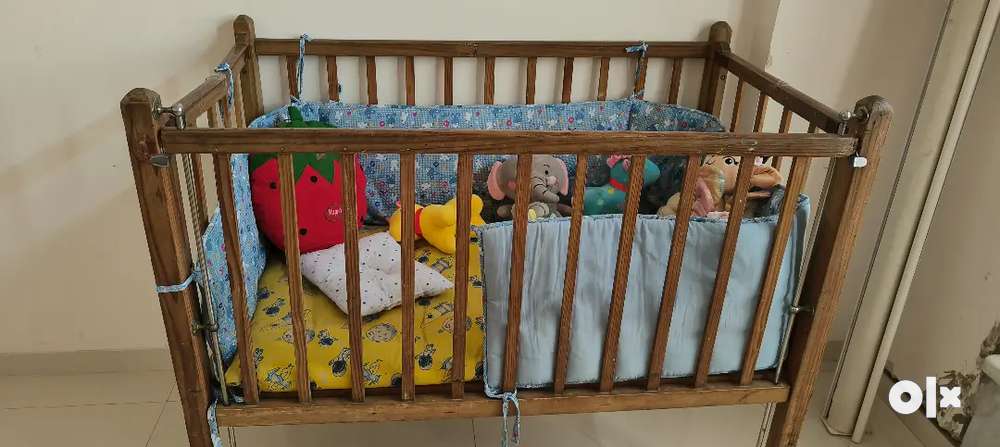 Kids bed/cot/crib, walker