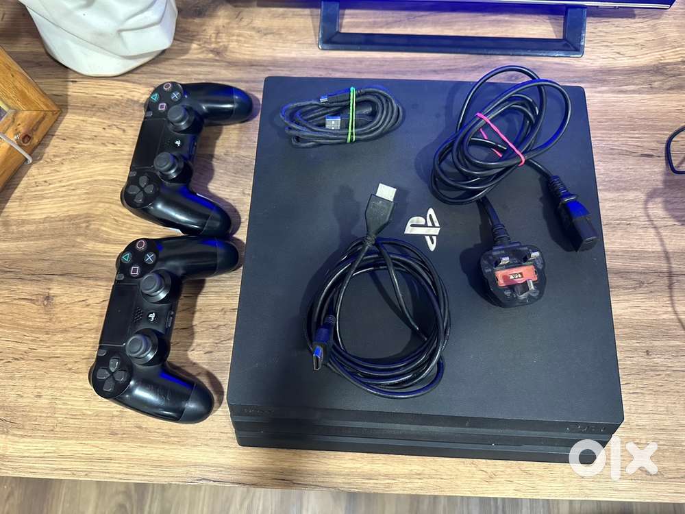 Ps4 Pro gaming console
