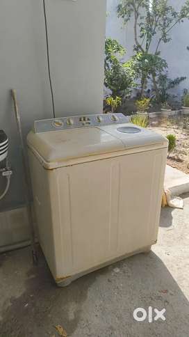 LG Intellowash 6.2kg Semi-Automatic Washing Machine for Sale!