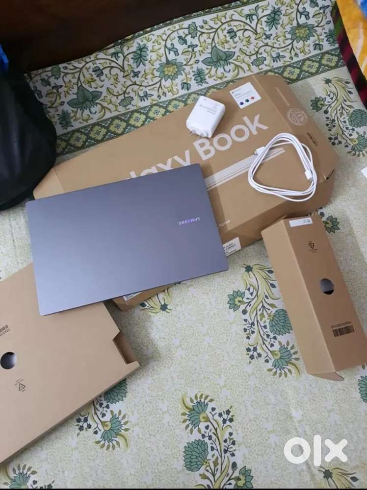 Samsung Galaxy Book4 Metal Intel Core i3 One month old