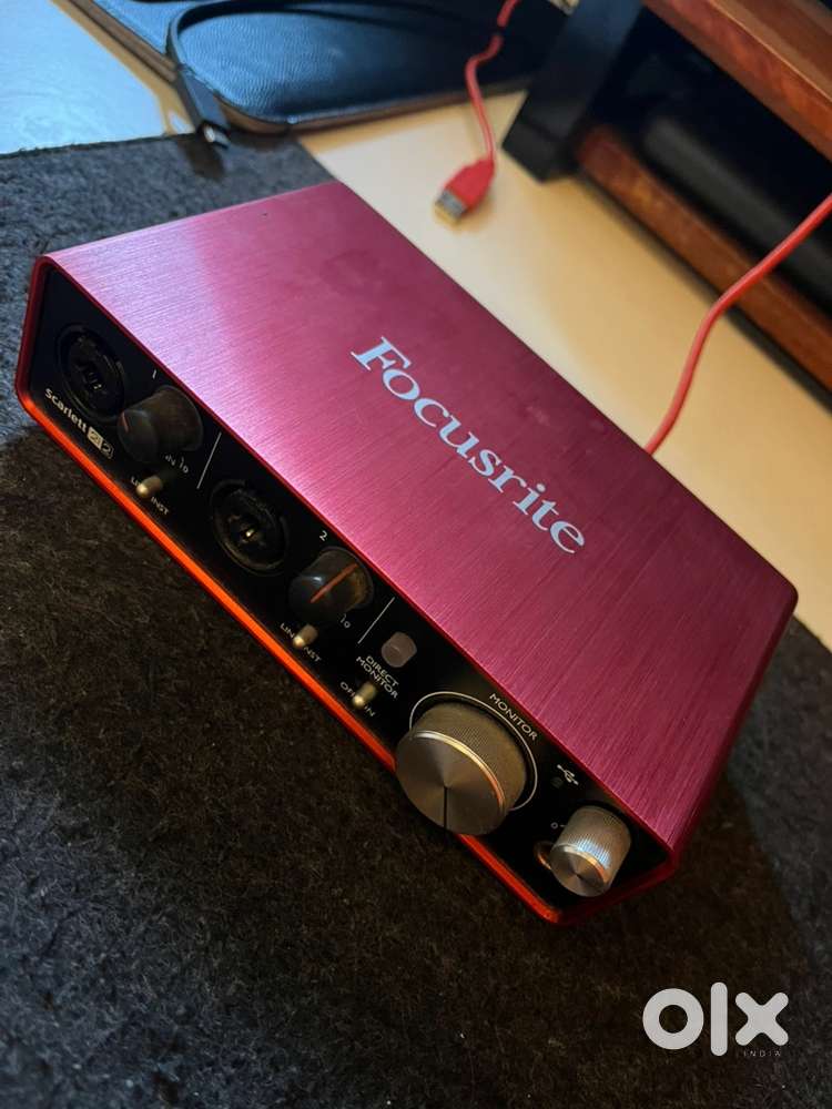 Focusrite Scarlett 2i2 Audio interface + Scarlett Studio mic