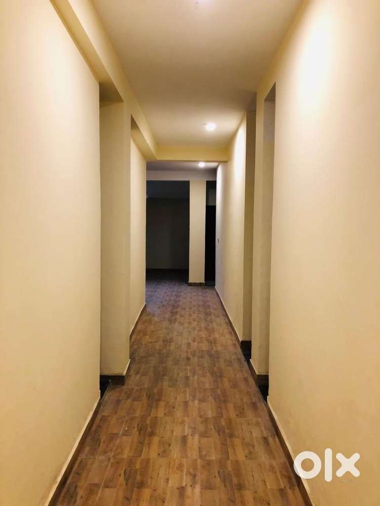 5000 boys pg 3 times meals gym/library