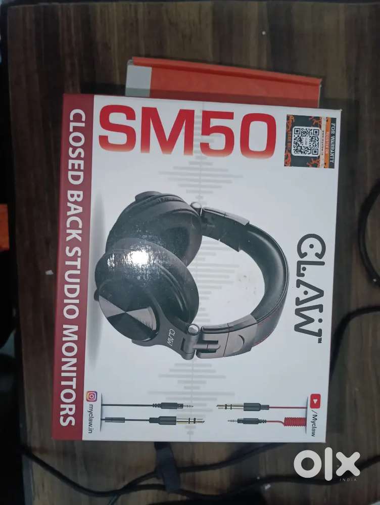 Headphone for music production.