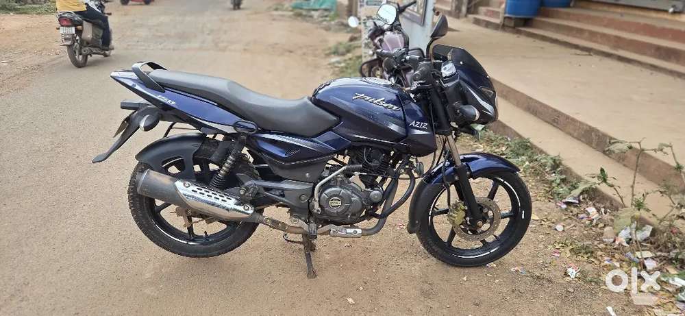 Pulser 150 Navy Blue