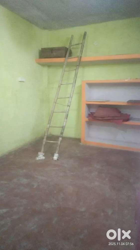 इदारतगंज घुरखपुर प्रयागराज सुंदर मकान बेचने के लिए उपलब्ध है