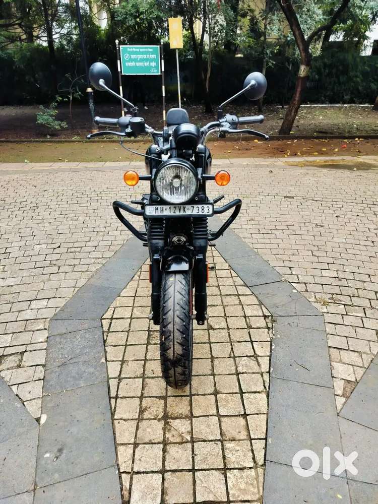 ROYAL ENFIELD'S HUNTER 350 2023