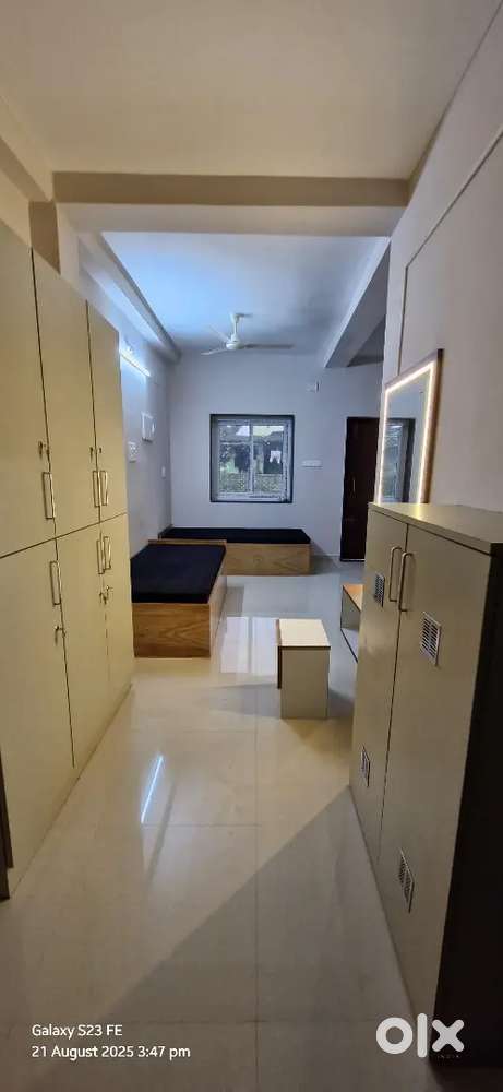 GIRLS PG/HOSTEL NEAR KIIT & KIIMS HURRY UP LIMITED BEDS AVAILABLE..