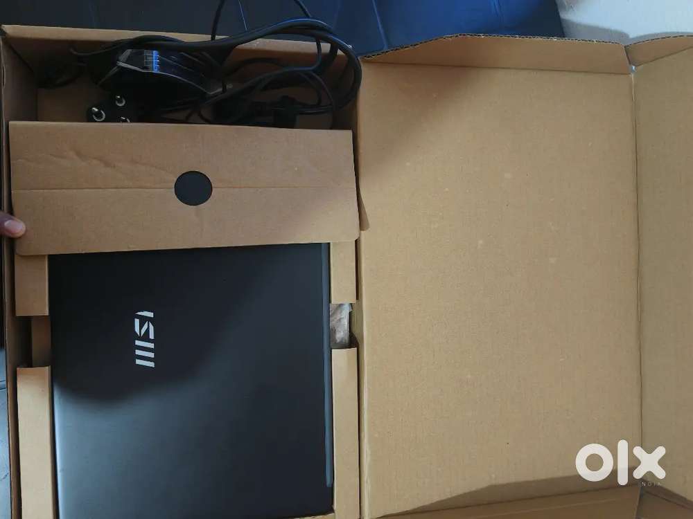 MSI MODERN 14 Intel core i5 12th gen 1235U