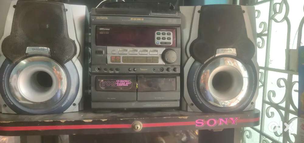 Aiwa speaker box