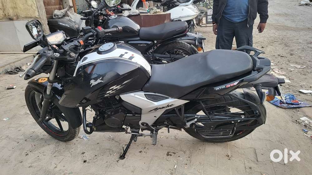 TVS Apache RTR 160 4v