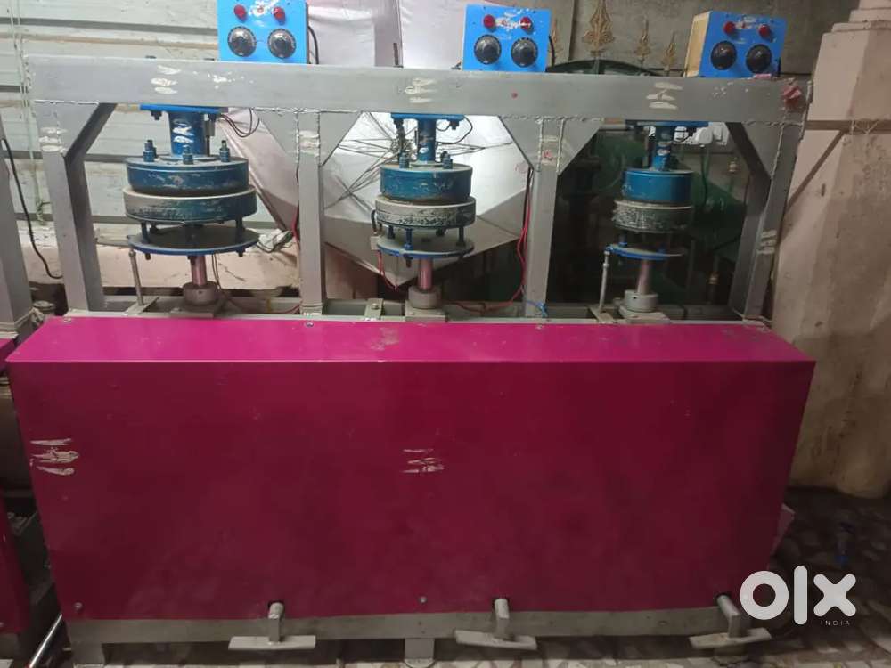 Hydraulic plate machine