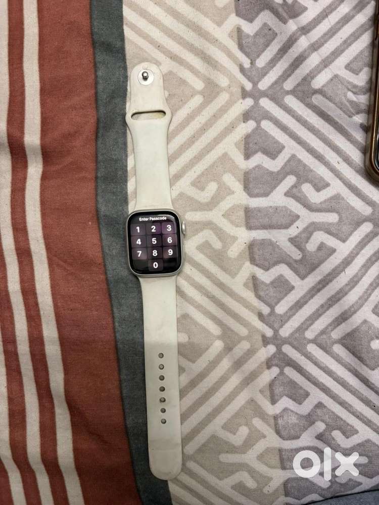 Apple watch series 8