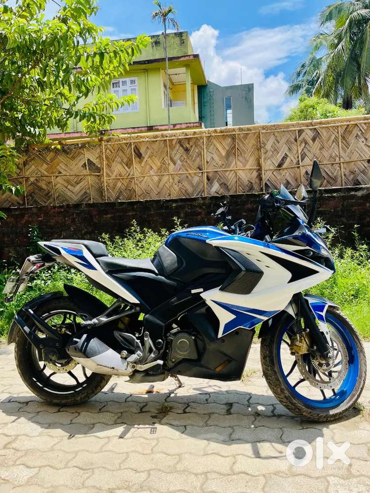 Brand new Bajaj Pulsar RS200
