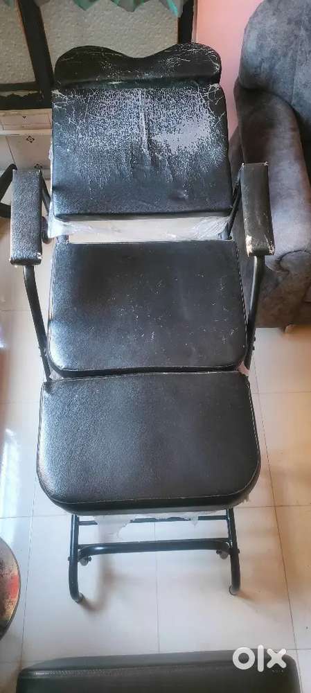 Facial chair folding