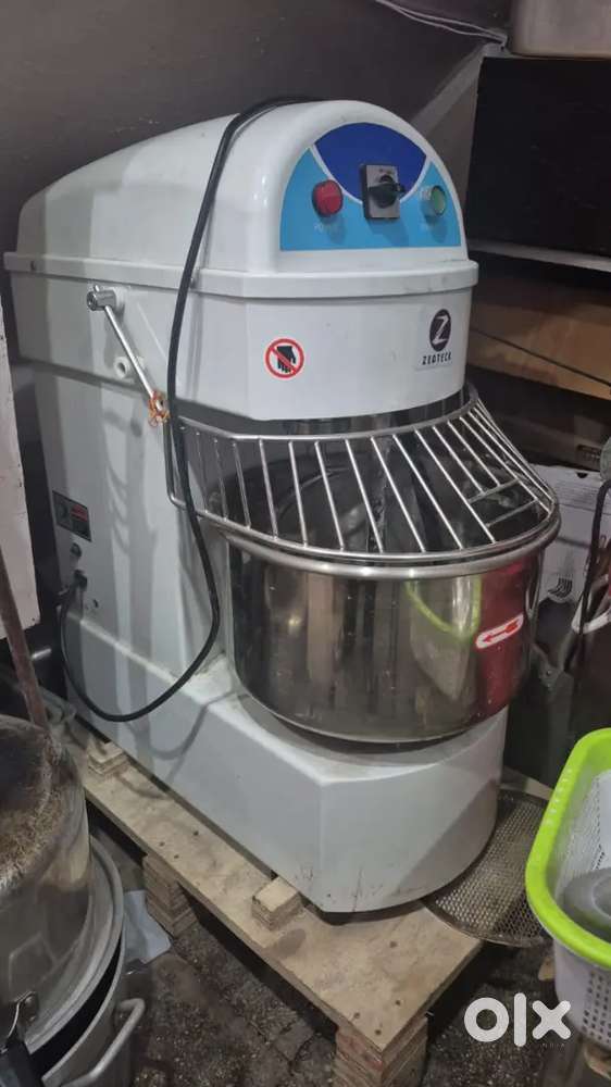 Dough spiral mixer