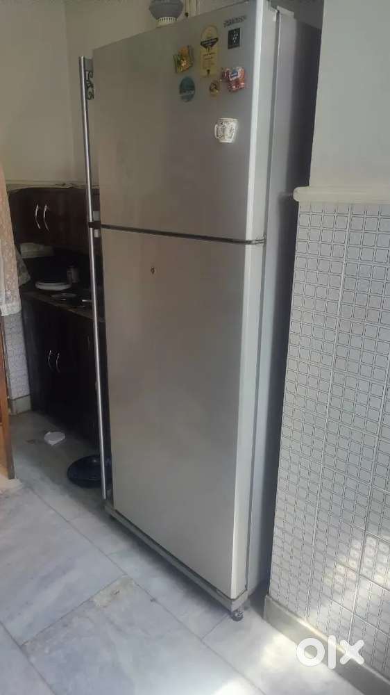 Sharp 600Ltr Refrigerator Gently used