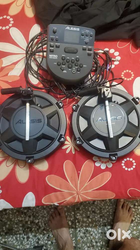 Alesis Module and 2 drum pads with adapter and snake cable for sale