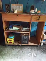 Computer Table (Negotiations Available)