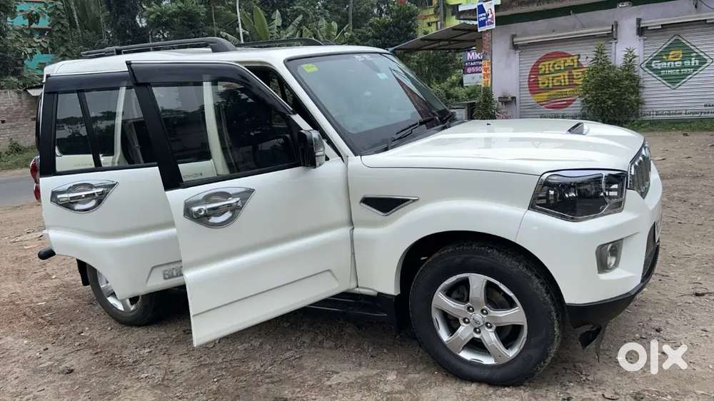 Mahindra Scorpio s11 top model  2019 very good condition