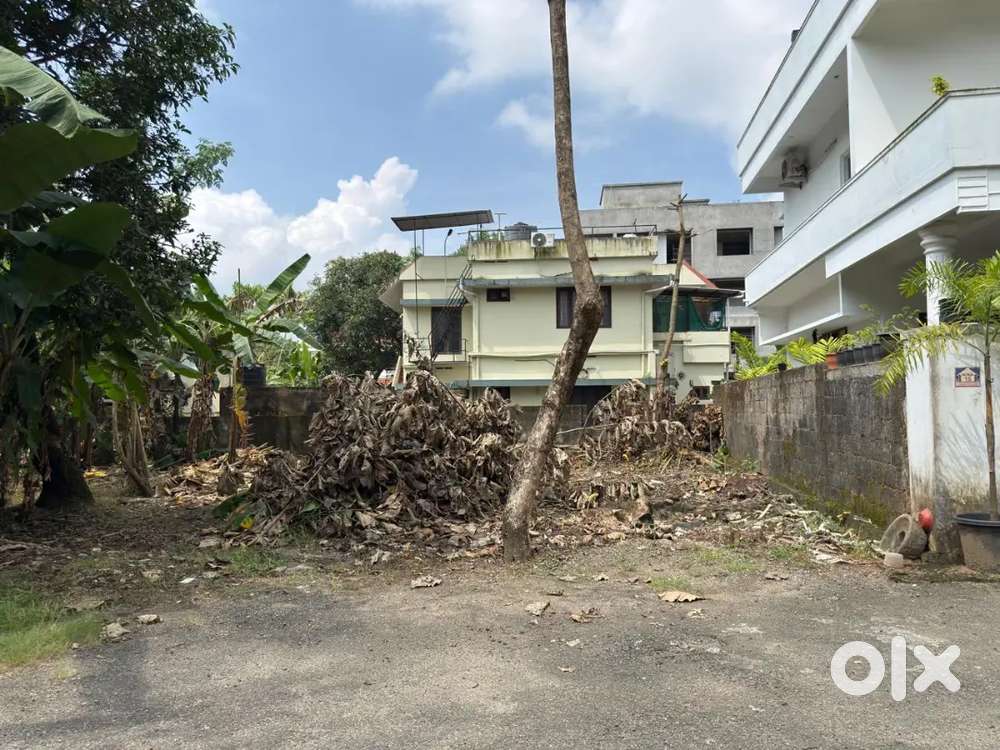 4 cents house plot for sale in Edappally, near MAJ Hospital
