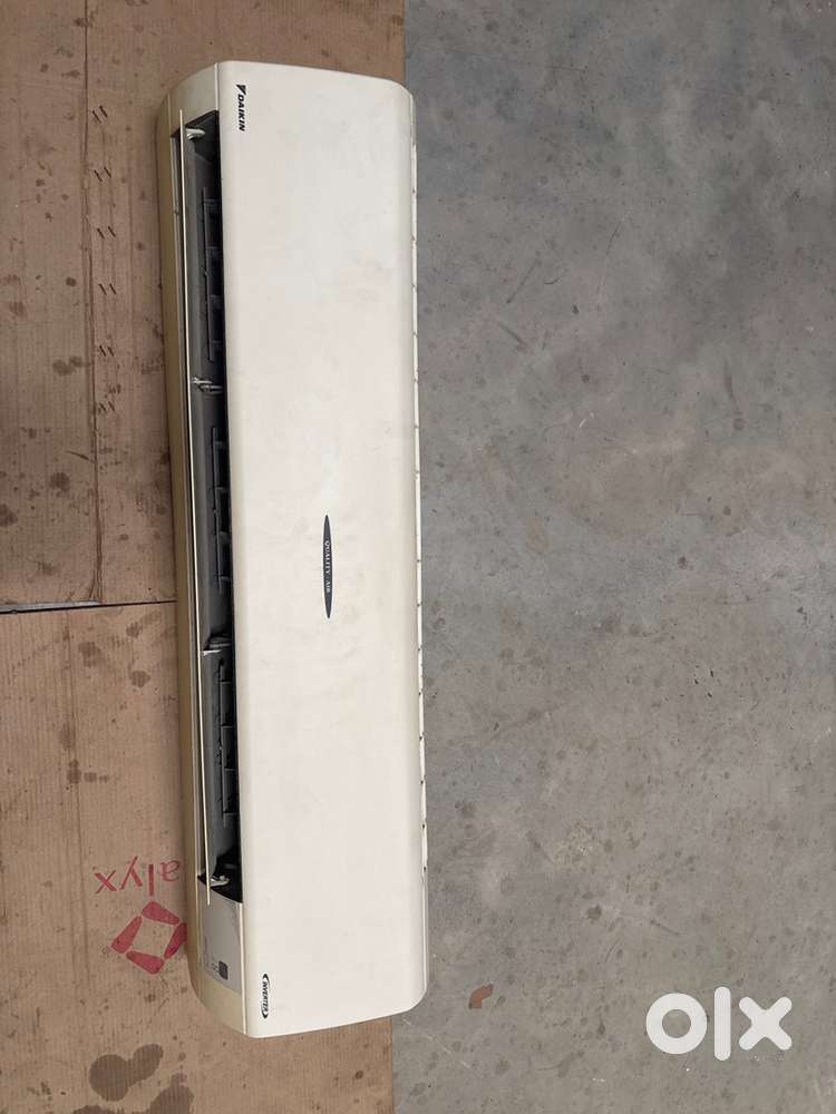 Daikin 2.2 ton AC York 1.5 TON