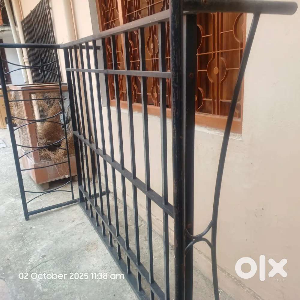 Queen size strong bed for kids and adults