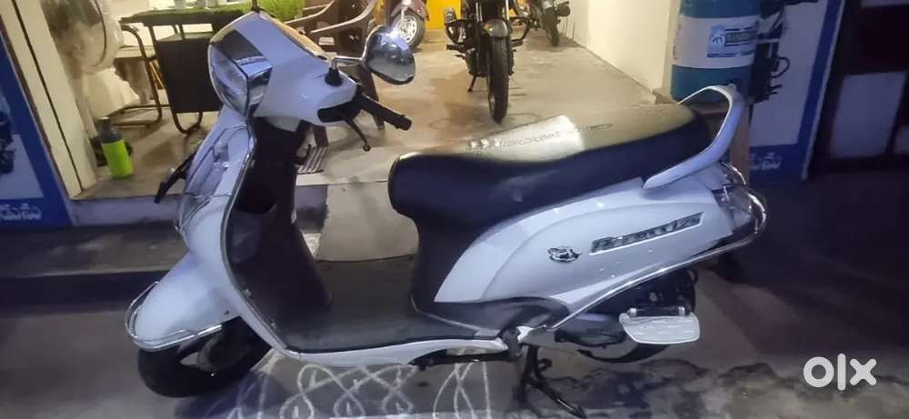 2025 bike 2024 model low reading out look engine tyres good number ok